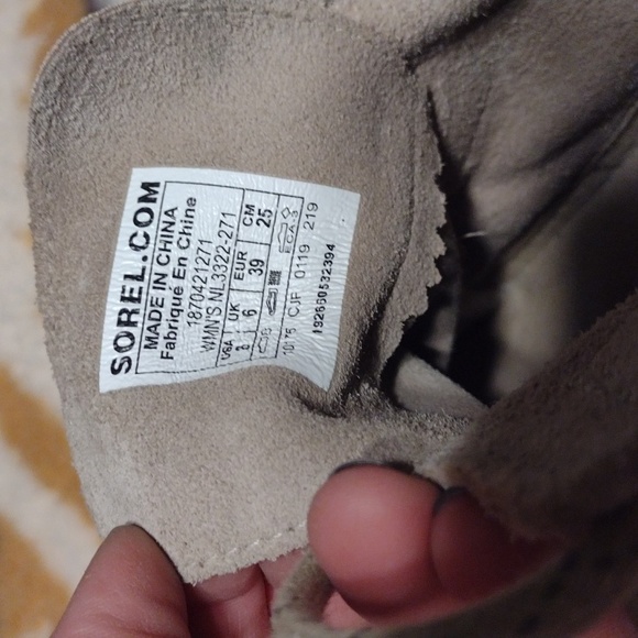 Sorel Tan suede shoes - Picture 3 of 5